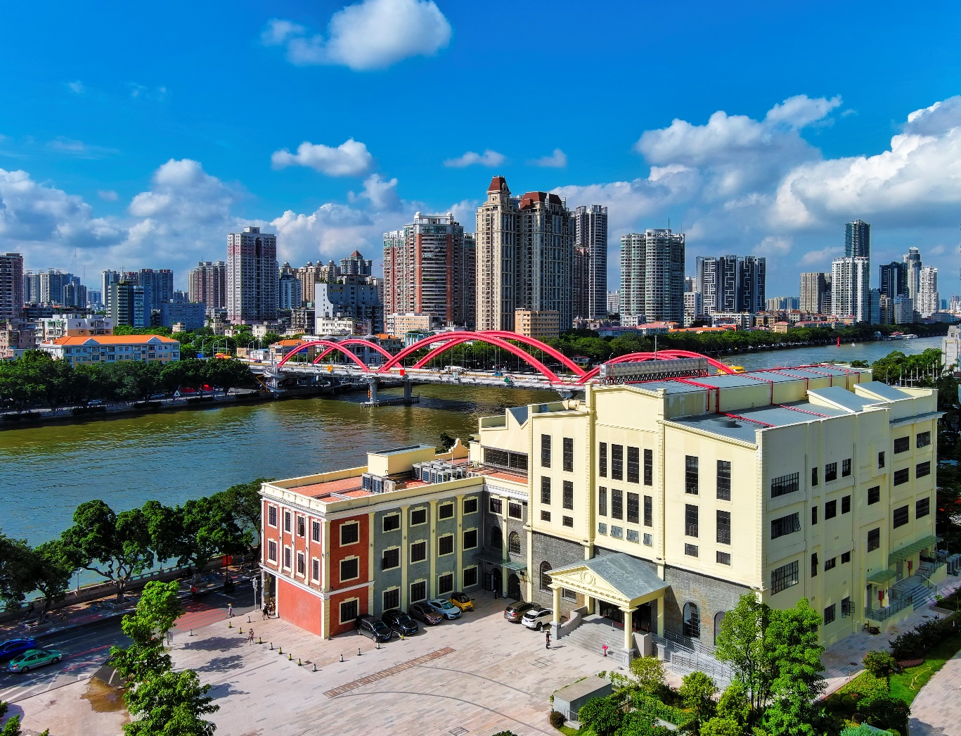2.广州华侨博物馆外景照