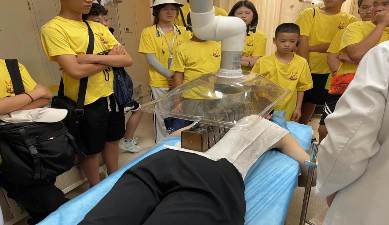 036.【Day4】参观浙江中医药大学附属省立同德医院体验中医中药魅力-观摩铺灸