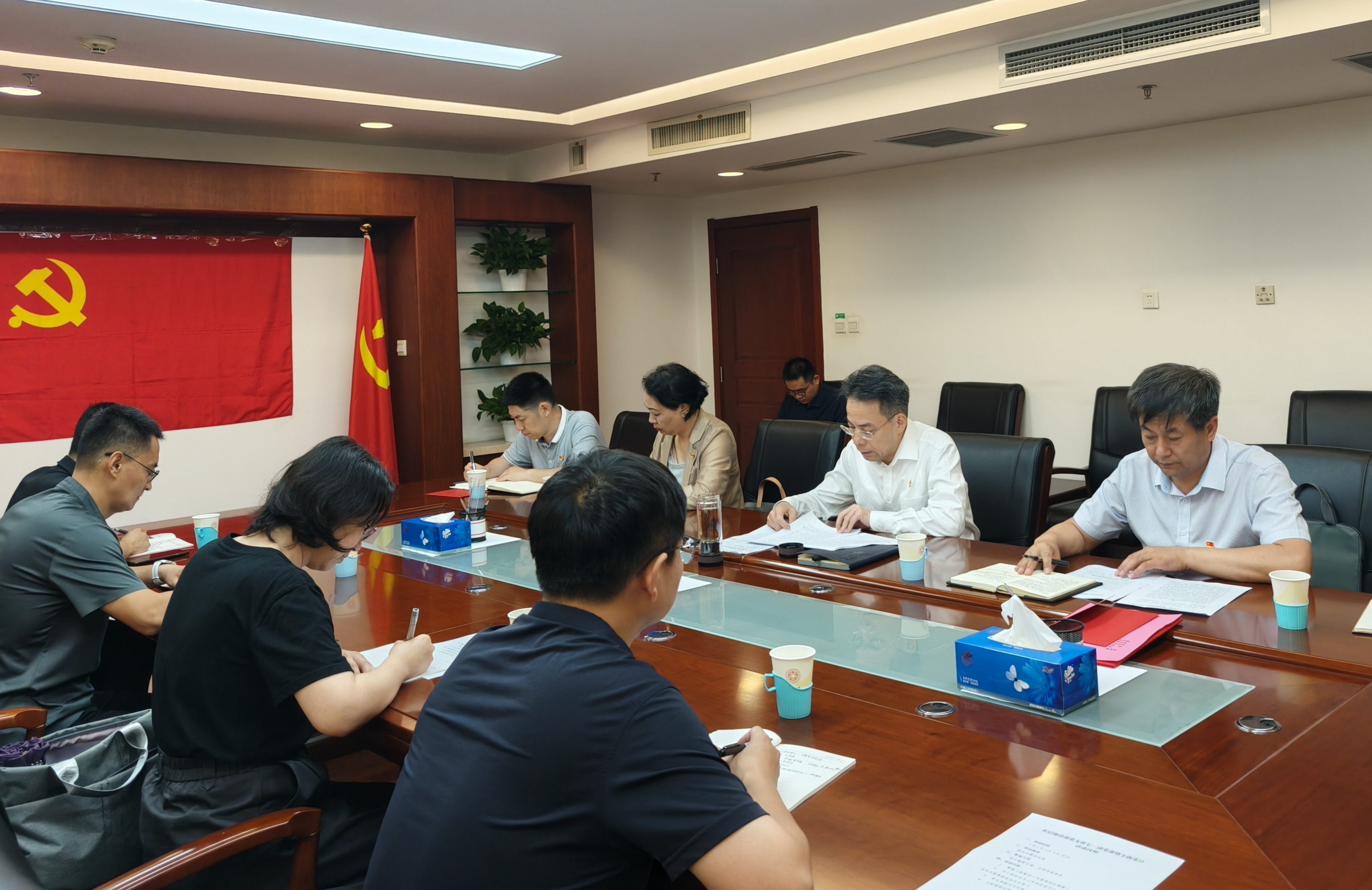 连小敏参加所在党支部“七一”主题党日活动