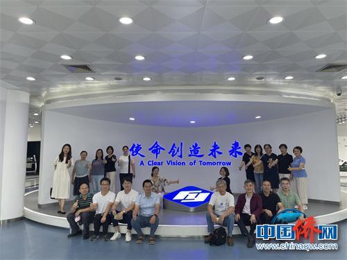 考察福耀玻璃工业集团股份有限公司。 钟巧莉 摄